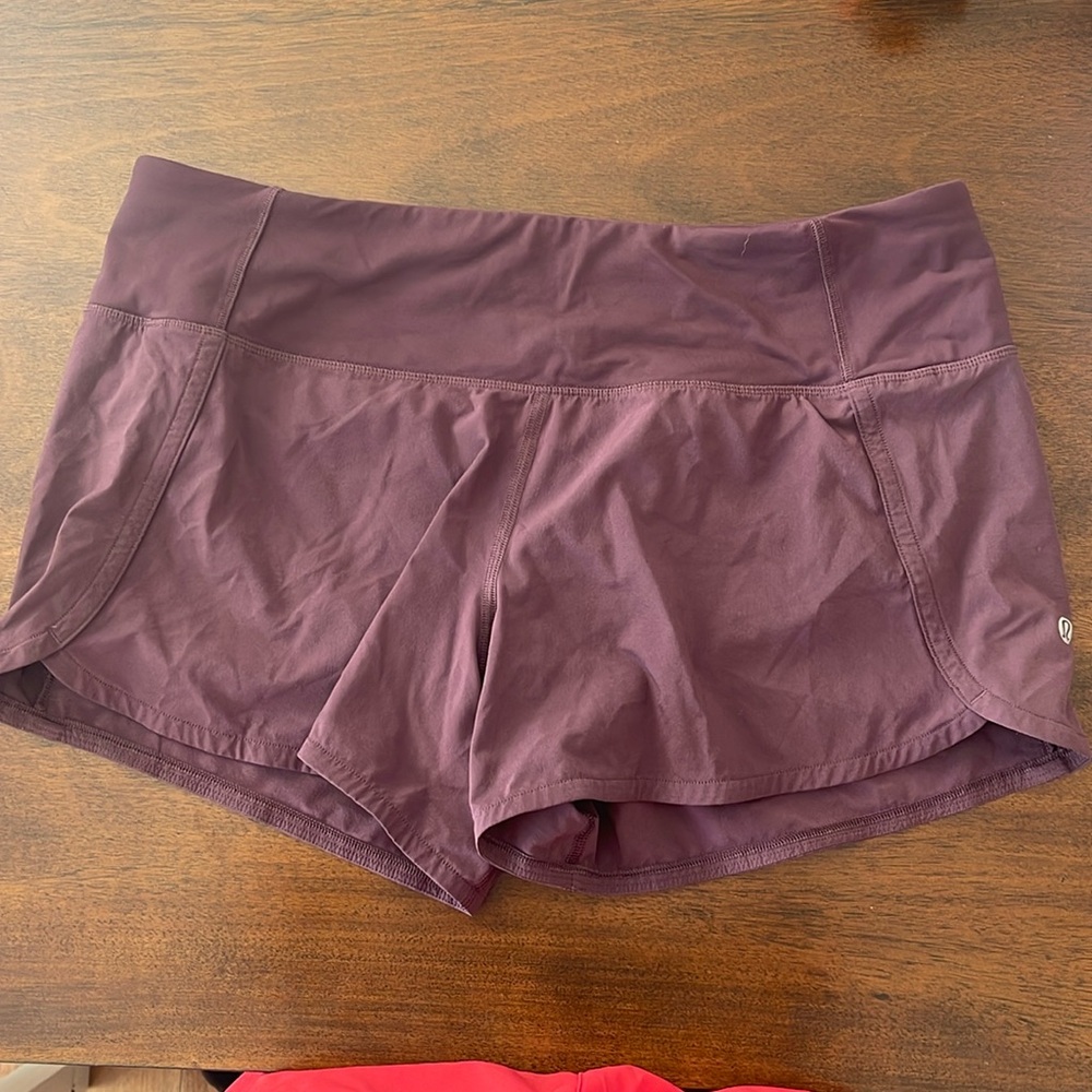 Lululemon Run Times mid rise 4”short